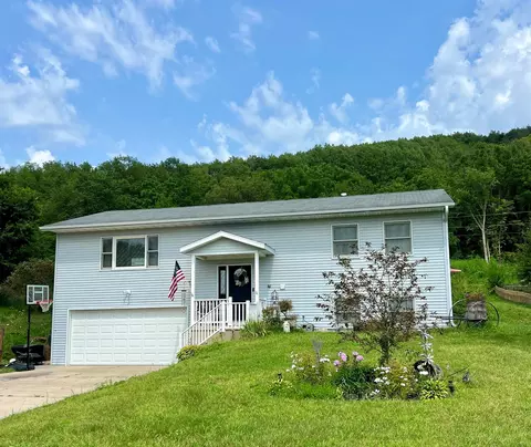 28421 Clary Ln, Richland Center, WI 53581