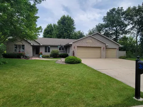 3525 Kingsbridge Dr, Janesville, WI 53546
