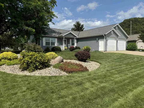 1607 Leslie Dr, Richland Center, WI 53581