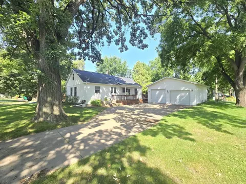 122 W Oshkosh St, Ripon, WI 54971