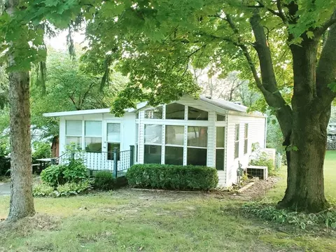 471 Skyline Dr, Edgerton, WI 53534