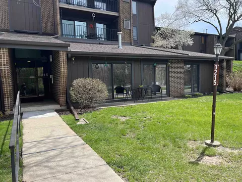 3215 Creek View Dr #1, Middleton, WI 53562