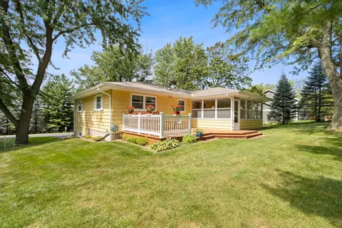 2886 Dellvue Dr, Fitchburg, WI 53711