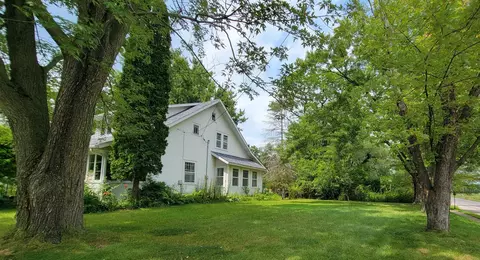 424 E Walnut St, North Freedom, WI 53951
