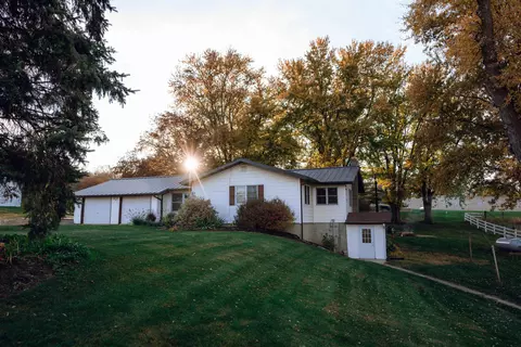 4106-4108 Ihm-harris Rd, Barneveld, WI 53507