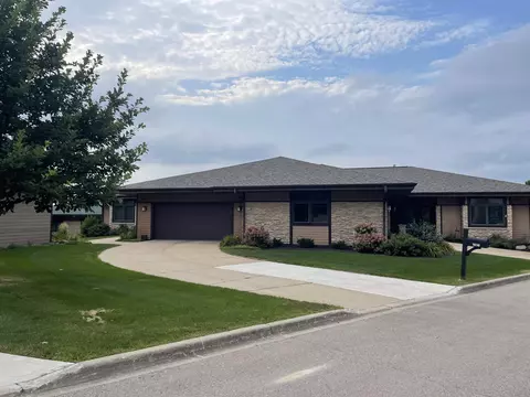 1838 Breezy Trl, Verona, WI 53593