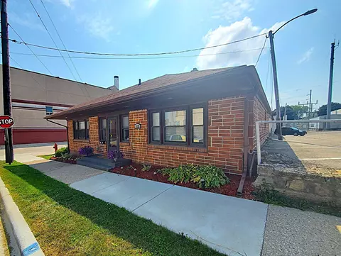 1127 15th Ave, Monroe, WI 53566