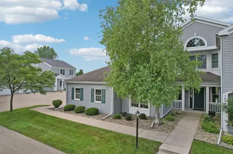 3406 S Stone Creek Cir, Madison, WI 53719
