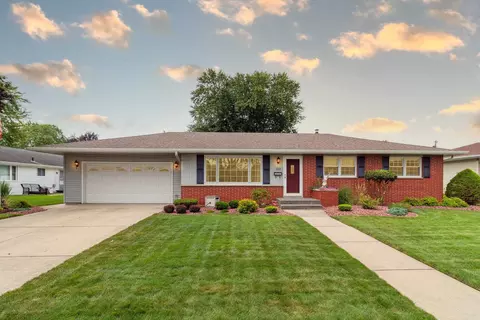 1111 N Huron Dr, Janesville, WI 53545