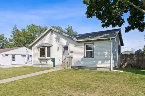 114 Superior St, Portage, WI 53901