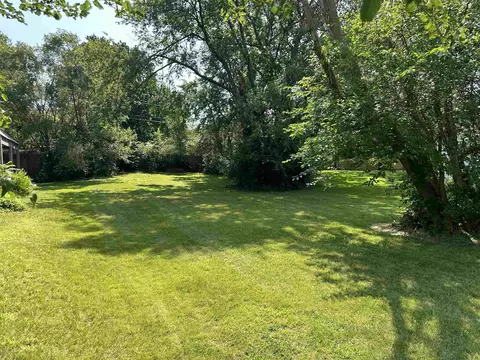 1437 Townline Ave, Beloit, WI 53511