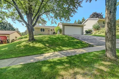 7105 Gladstone Dr, Madison, WI 53719