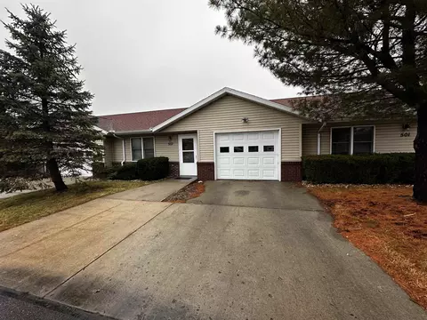 569 Lemon Arbor Dr #35, Evansville, WI 53536