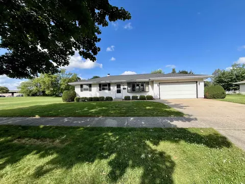 105 N Willard Ave, Janesville, WI 53548
