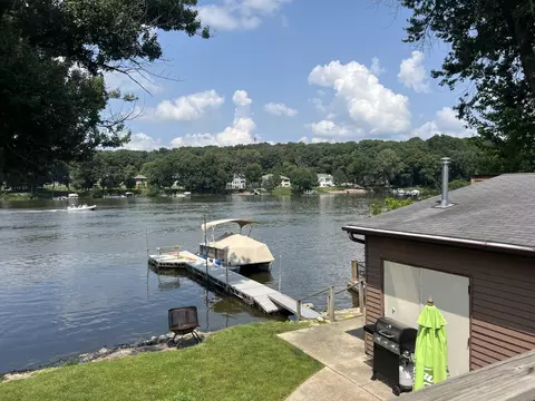 409 Ellendale Rd, Edgerton, WI 53534