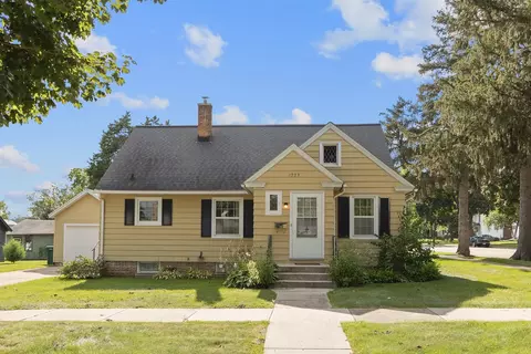 1223 Warren St, Baraboo, WI 53913
