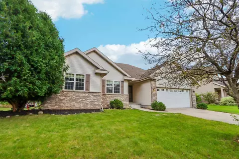 7425 Secret Bluff Dr, Madison, WI 53719