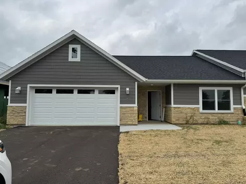 190 Antoine St #2, Mineral Point, WI 53565