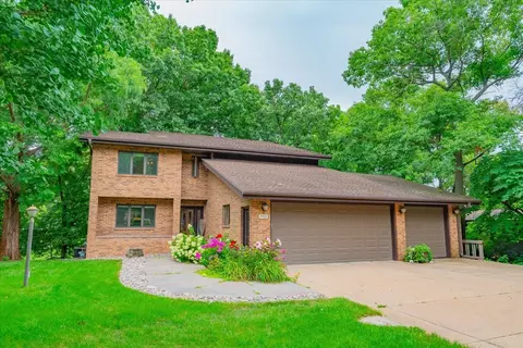 5512 Woodridge Rd, Monona, WI 53716