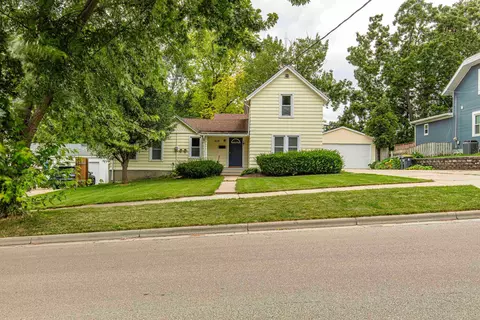 610 18th Ave, Monroe, WI 53566