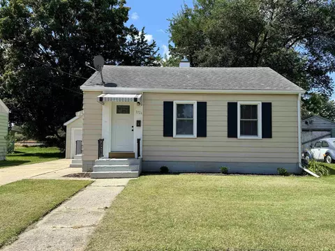1726 Chapman Ave, Beloit, WI 53511