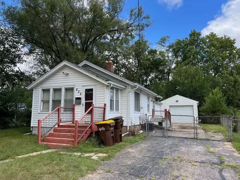 822 Sawyer Rd, Rockford, IL 61103