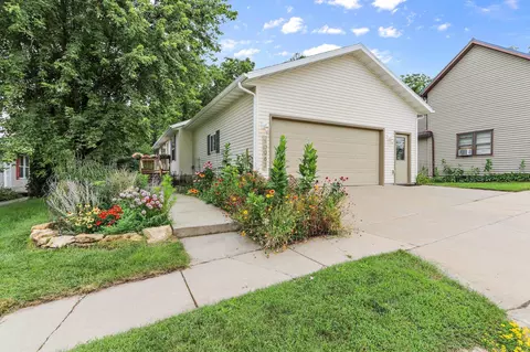 10982 Ridge St, Blue Mounds, WI 53517