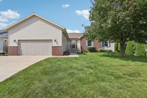 155 Vega Dr, Arlington, WI 53911
