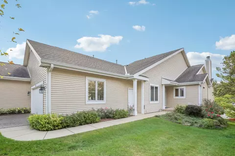 75 Oak Grove Dr, Madison, WI 53717