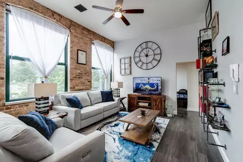 123 N Blount St #406, Madison, WI 53703