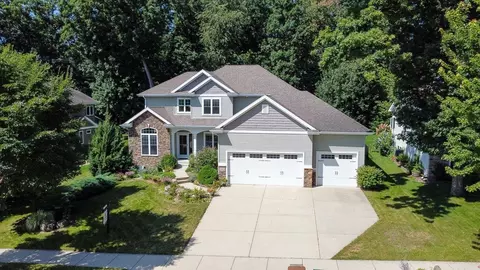 5992 Holscher Rd, Mcfarland, WI 53558
