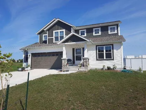 906 Ridge Ct, Watertown, WI 53094