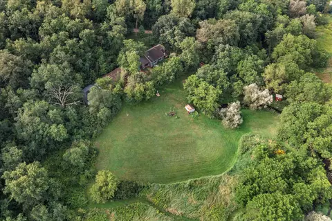 8768 Prairie Grove Rd, Barneveld, WI 53507