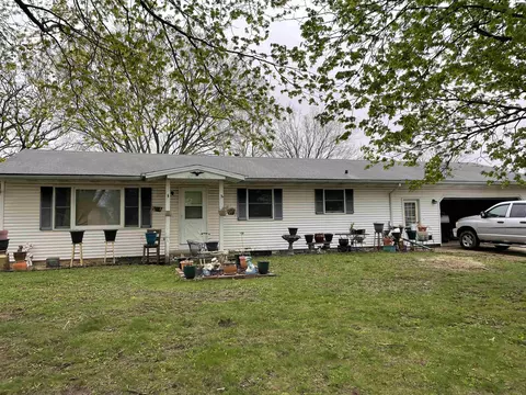 650 N Walton Dr, Whitewater, WI 53190