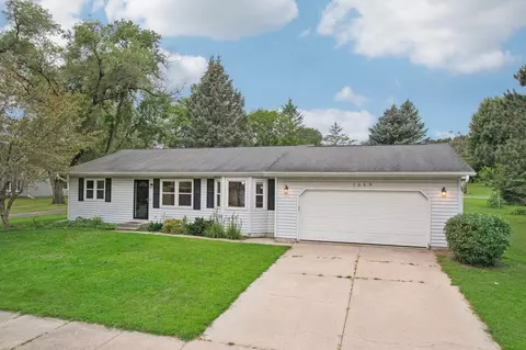 1359 N Dewey Ave, Reedsburg, WI 53959
