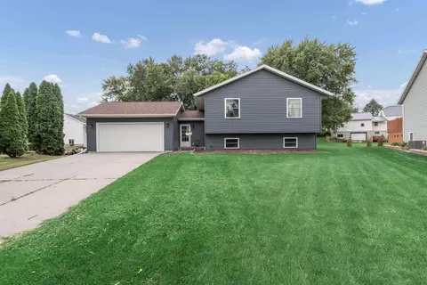 911 Parkwood Ln, Jefferson, WI 53549