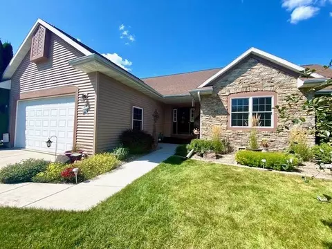 1207 Bruin Ln, Janesville, WI 53545