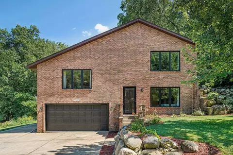 1606 Winchester Pl, Janesville, WI 53548