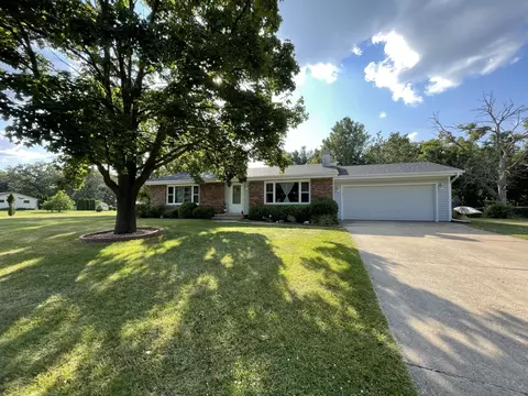 2206 Winchester Dr, Beloit, WI 53511