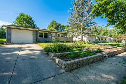 1009 Monica Ln, Madison, WI 53704