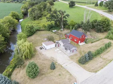 9741 County Road H, Cuba City, WI 53807