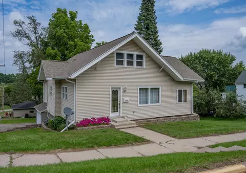 216 Nassau St, Elroy, WI 53929