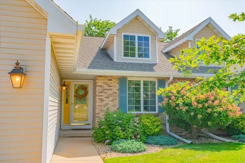 725 N Thompson Rd, Sun Prairie, WI 53590