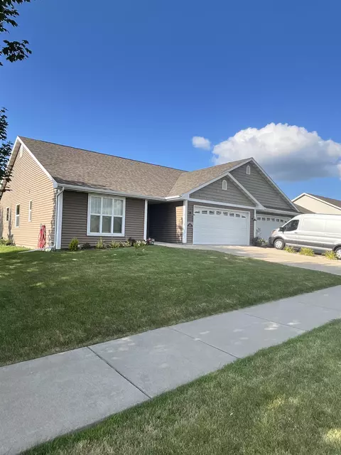 1901 Huckleberry Ave, Omro, WI 54963