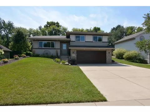 5905 Linden Pkwy, Mcfarland, WI 53558