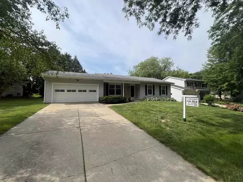 7005 Harvest Hill Rd, Madison, WI 53717