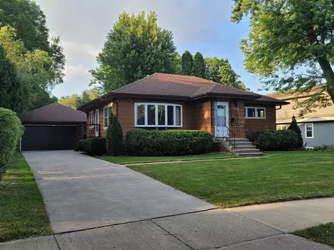 701 W Dean Ave, Monona, WI 53716