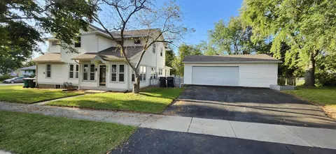 505 E Seward St, Poynette, WI 53955