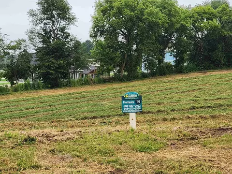 L119 Naomi Trail, Sun Prairie, WI 53590