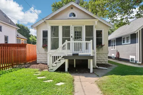 1213 Chandler St, Madison, WI 53715